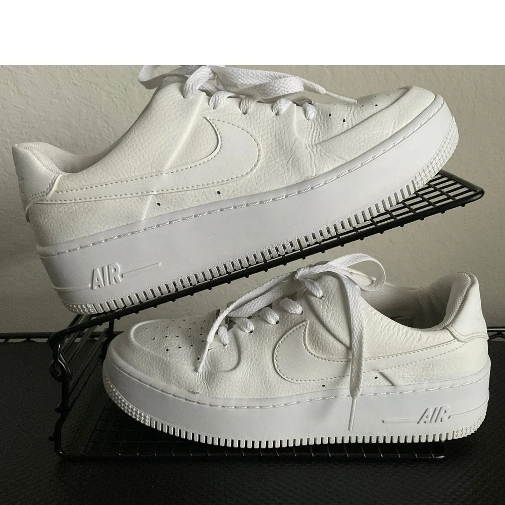 Nike Air Force 1 Sage Low Triple White Women 9.5 Platform Sneakers AR5339-100
